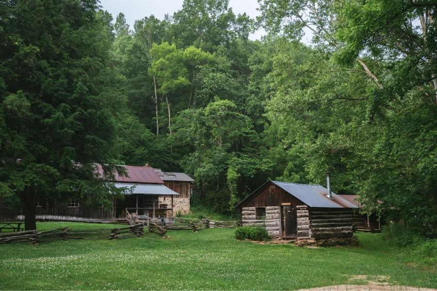 Weekend Stay at Charit Creek Lodge