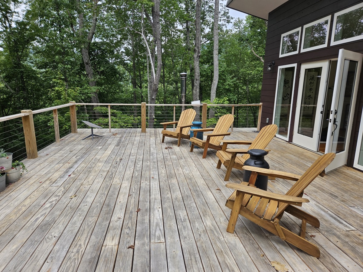 Plenty of Deck Space!