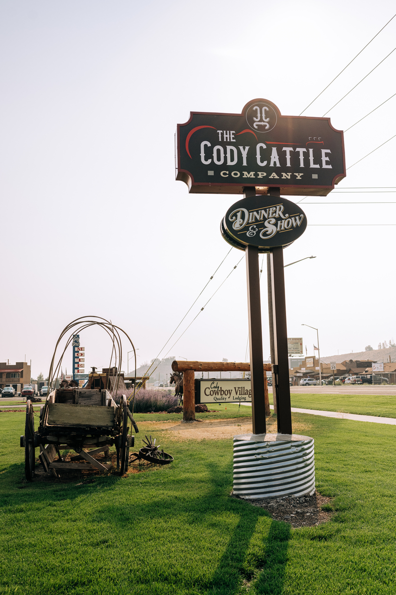 Cody Cattle Company night show and dinner
