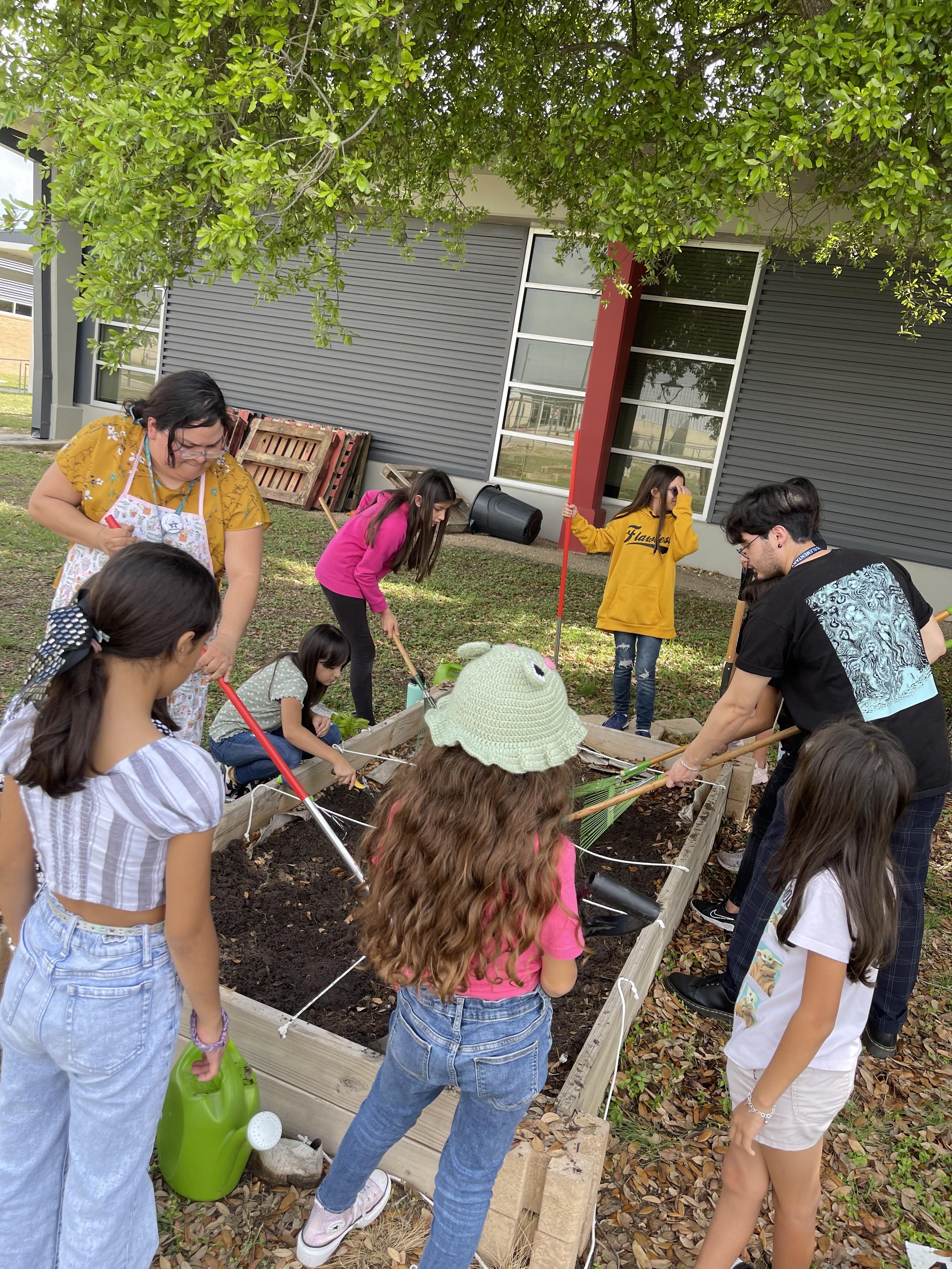 Girl Scouts Gardening!