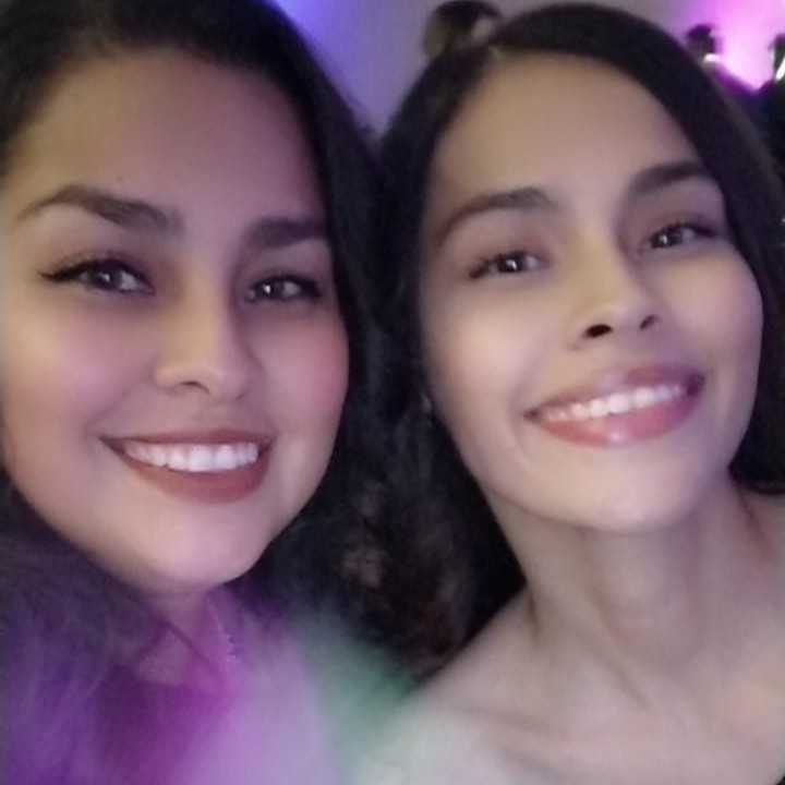 Anna and her sister Jazmin