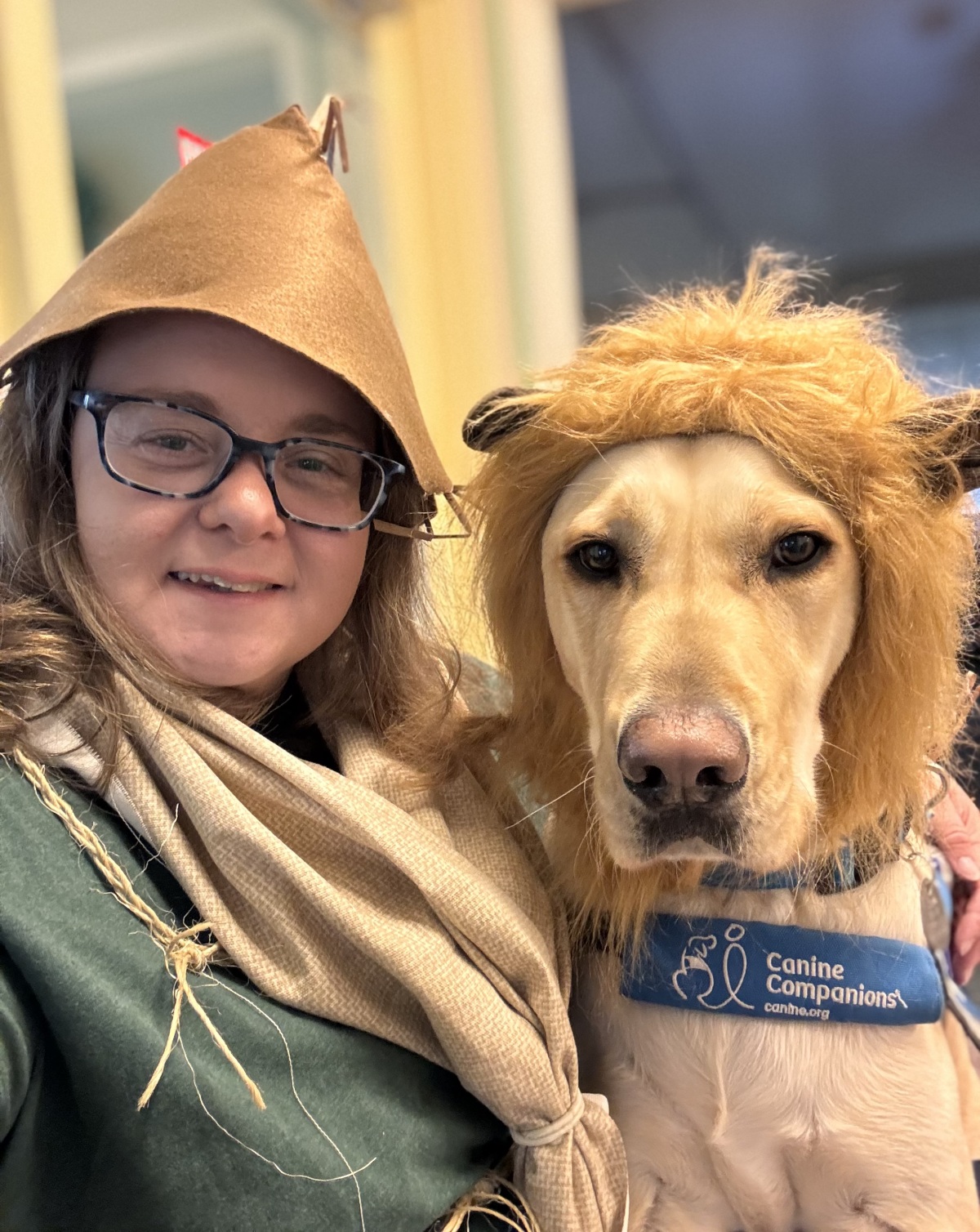 Cowardly lion & scarecrow