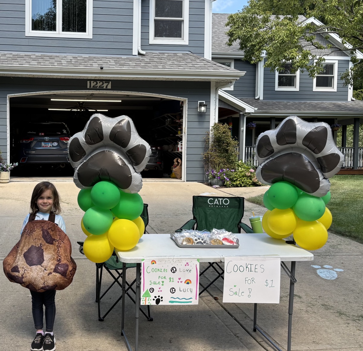 Lucy’s cookie sale for Team Clow!