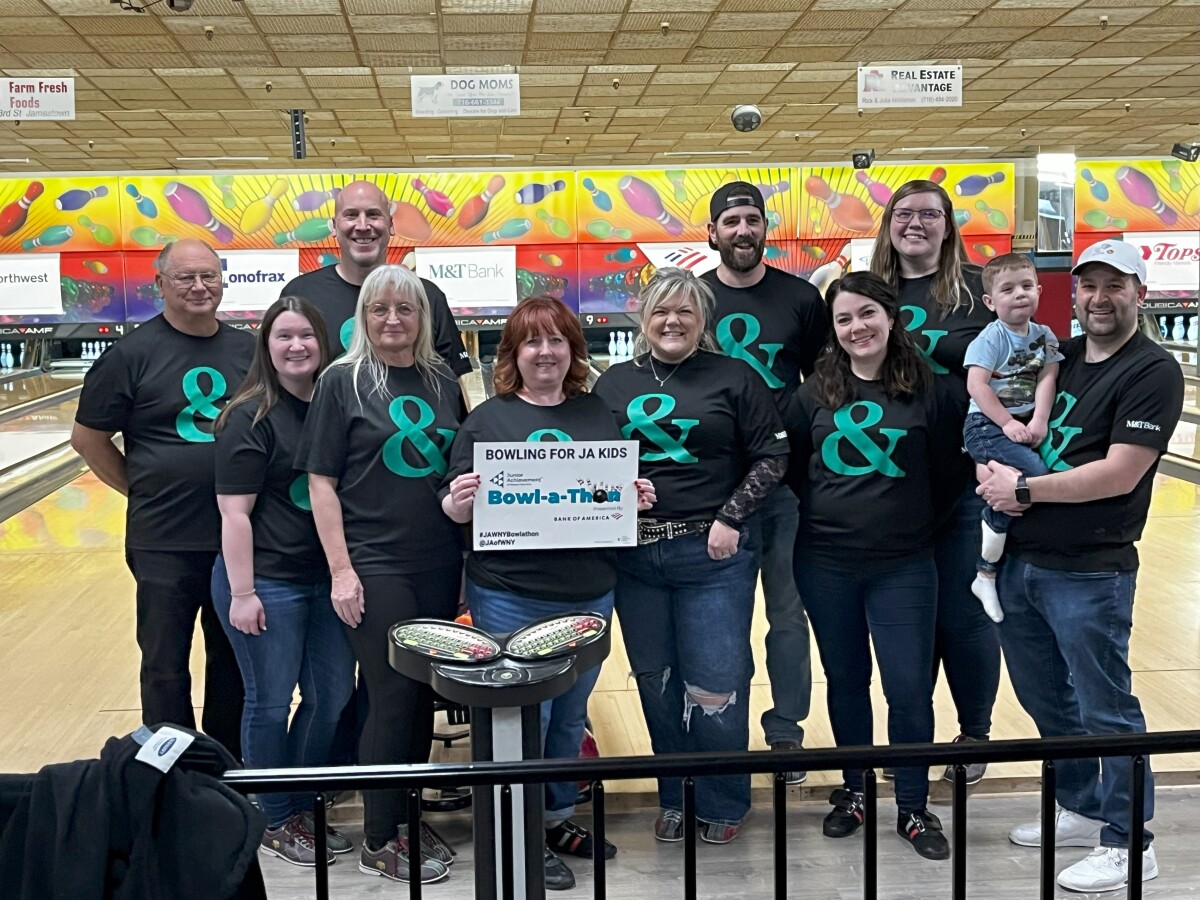 2025 Jamestown bowlers