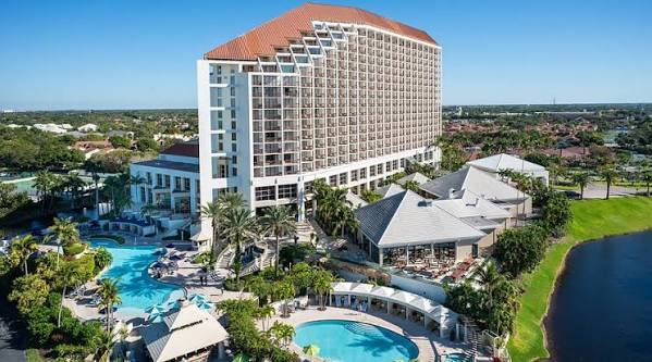 Naples Grande