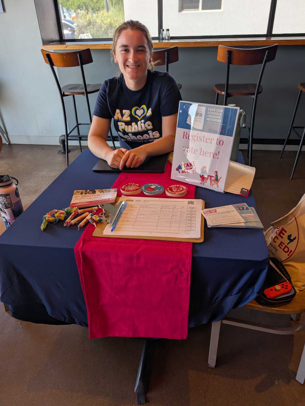 Voter registration at Essence Bakery in Phoenix