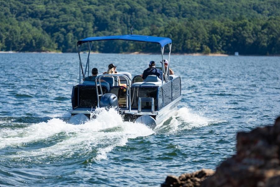 Full-Day Tri-Toon Boat Rental on Cordell Hull Lake